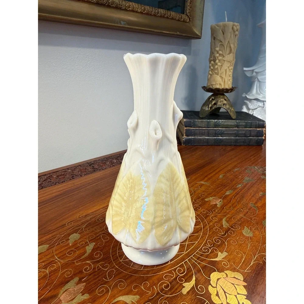 Vintage Belleek Calla‎ Lily Vase • Irish Parian China Floral Bud Vase 1955–1965